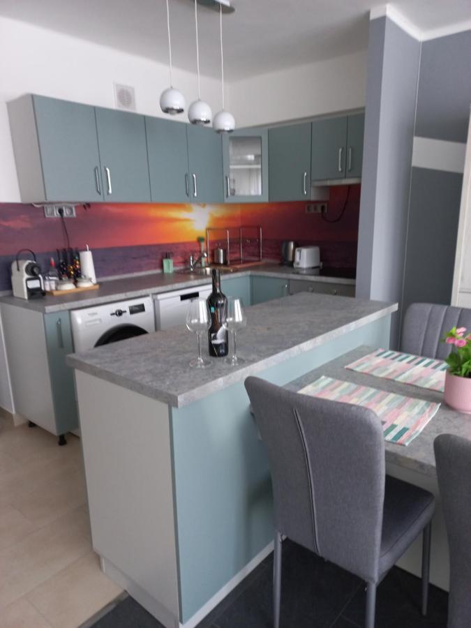 Krisztina Apartman Apartment Salgotarjan Exterior photo